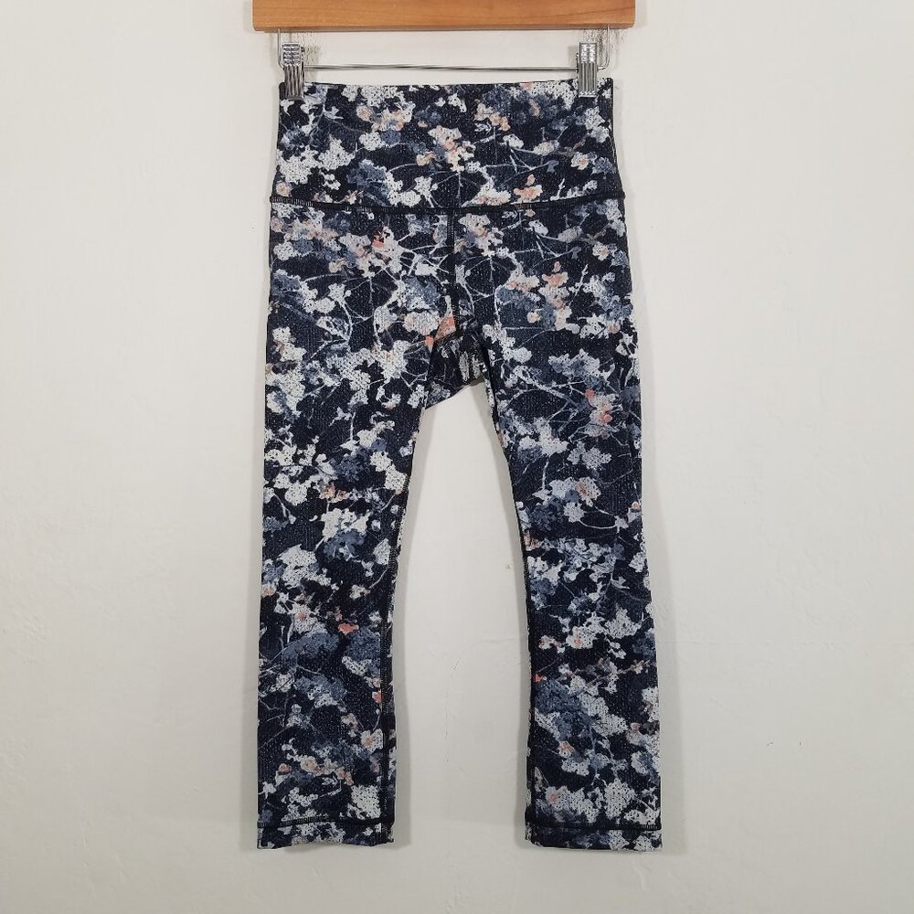 Lululemon Cropped Legging Size 6
